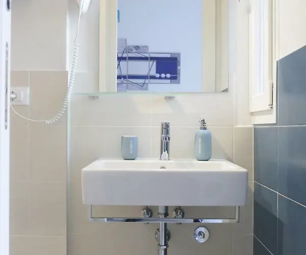 Soleluna Fiera 6 게스트하우스 3*